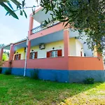 Marilou\'S Studios